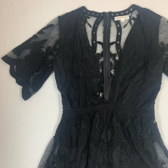 Honey Punch Black Lace Short Sleeve Romper Size S - Picture 4 of 5